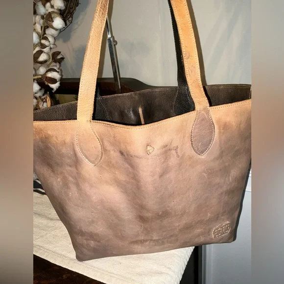 NWOT Bed Stu Leather Charlotte Reversible Shoulder Bag Tote Black Grey $255 - Picture 11 of 16